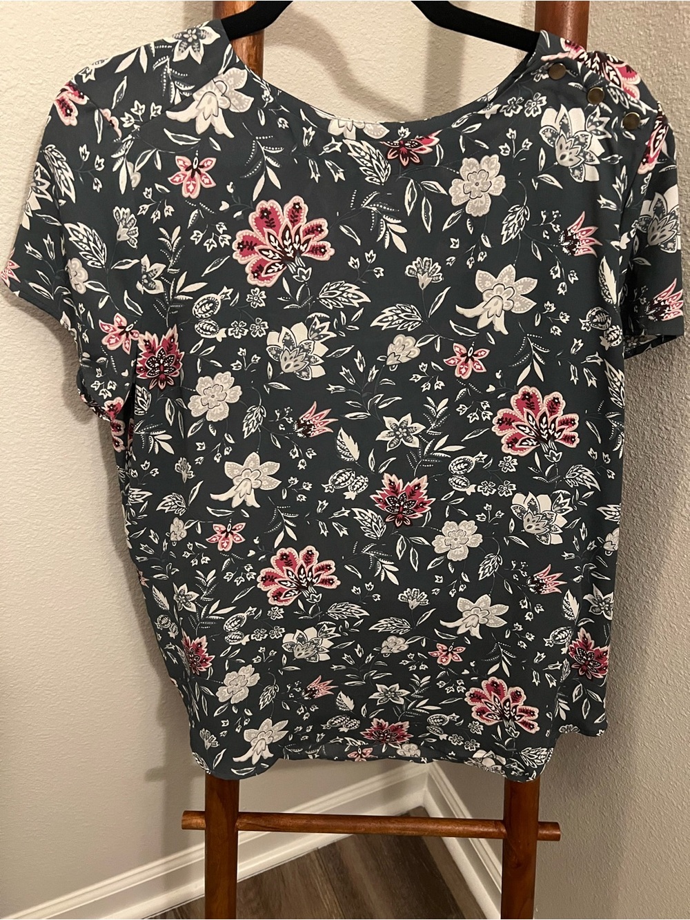 Loft Floral Short-Sleeve Tee in Charcoal with Pink Accents